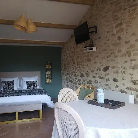 Leonie, Le De L'etang * Le Tablier