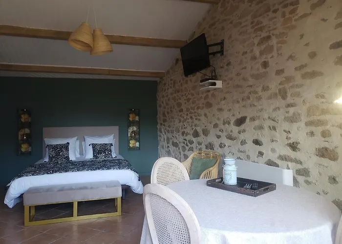 Leonie, Le De L'etang * Le Tablier